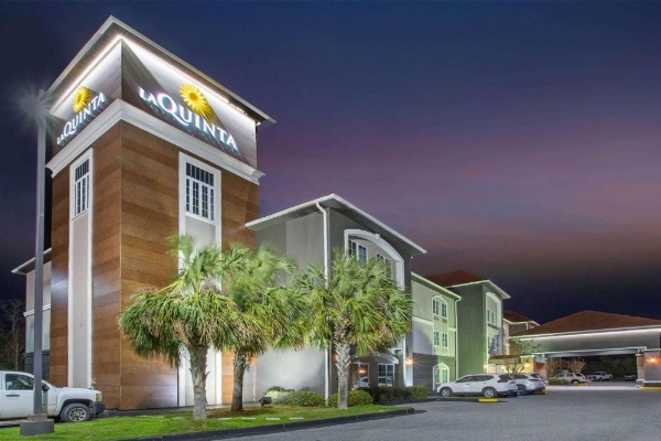 La Quinta Inn & Suites by Wyndham Mobile - Tillman's Corner image 22
